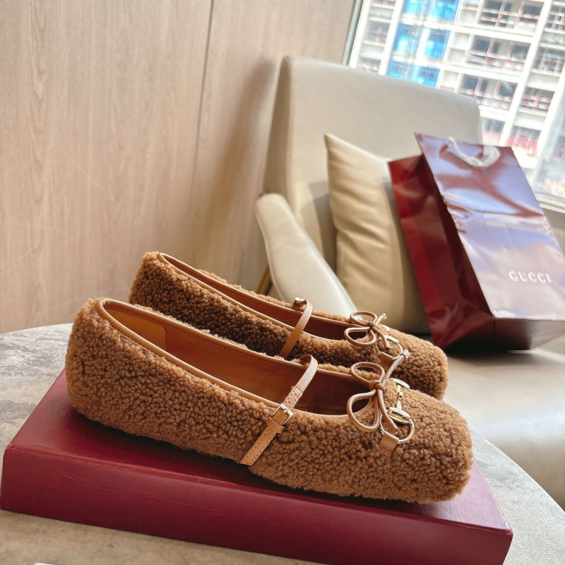 Gvc*1 flat shoes